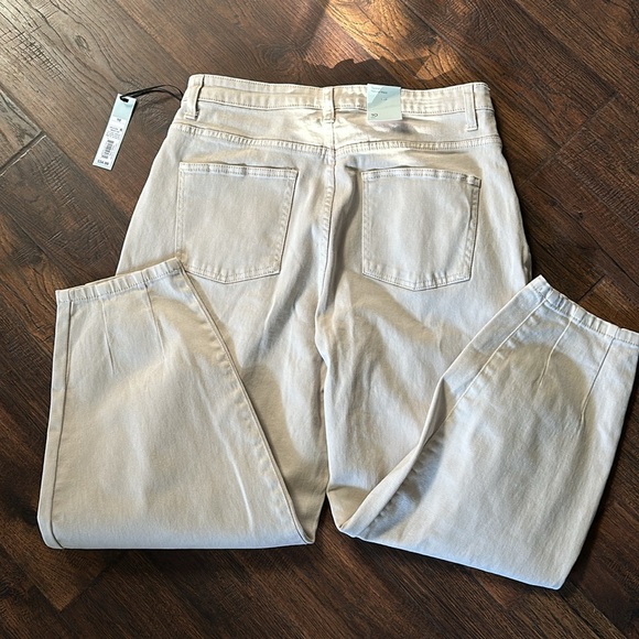 Prologue Tapered Mid-Rise Natural
Waist Pants
size 10 NWT LIGHT KHAKI sturdy - Picture 12 of 17